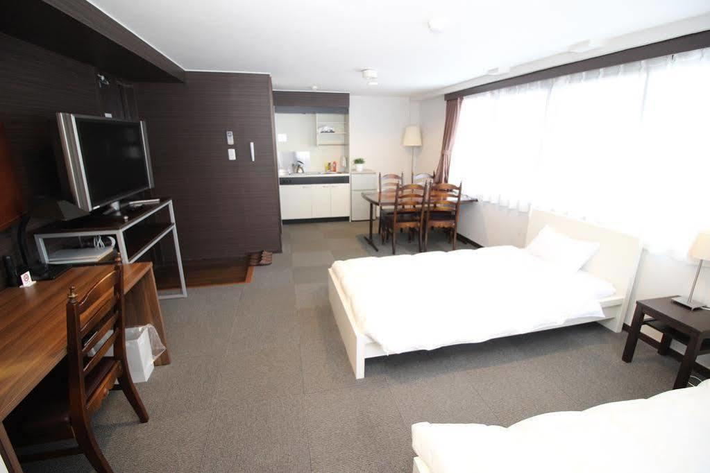 Hotel Chrysantheme Киото Екстериор снимка